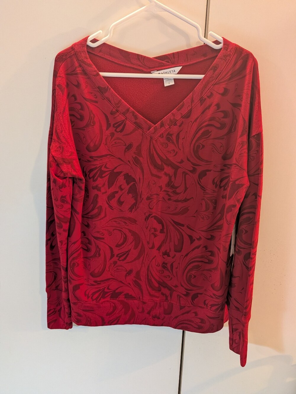 Athleta Crimson Swirl V-Neck Long Sleeve Top Woman's Small NWT